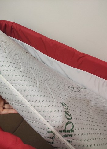 Kırmızı Katlanabilir beşik - Görsel 2