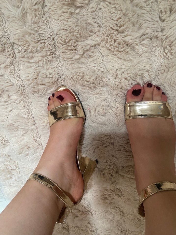 Altın Renk Parlak Stiletto Topuklu Kadın Ayakkabı - Görsel 2