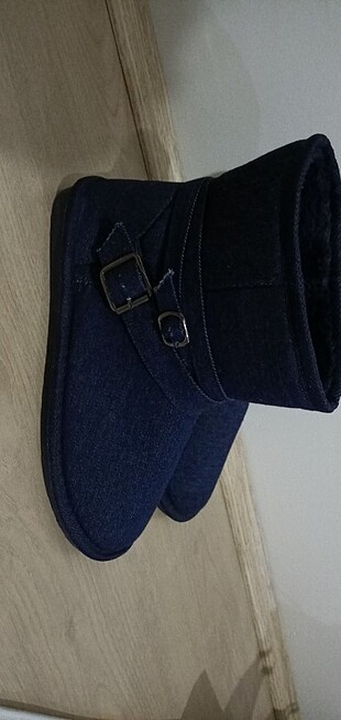 40 Beden UGG bot