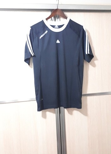 ADİDAS T-shirt
