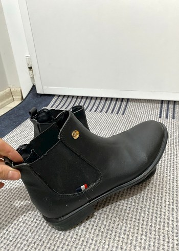 Siyah Deri Kadın Bot, Tokalı, Küt Topuklu - Görsel 2