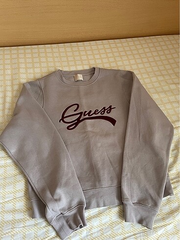 Guess Sweatshirt