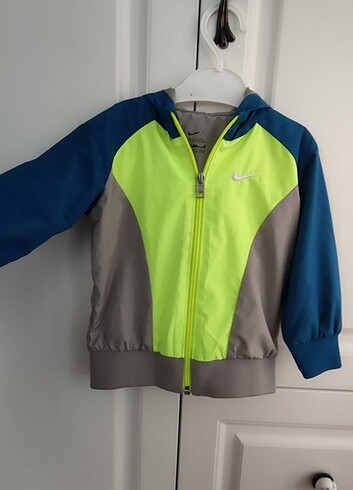 Nike kapüşonlu