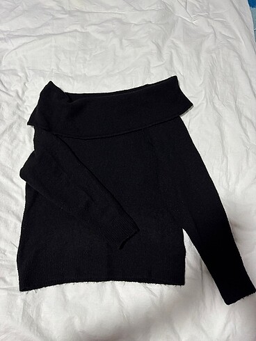 H&M Madonna yaka siyah kazak