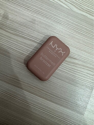 Nyx bronzer 03