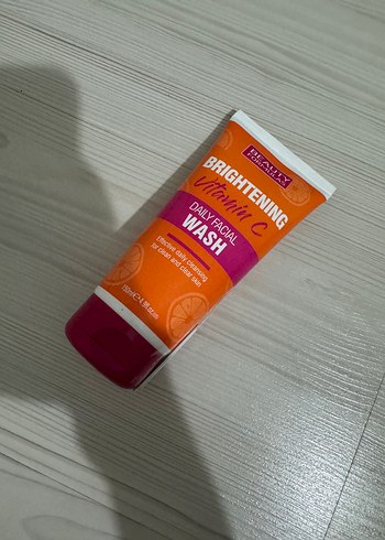 Aydınlatıcı C Vitamini Yüz Yıkama Jeli