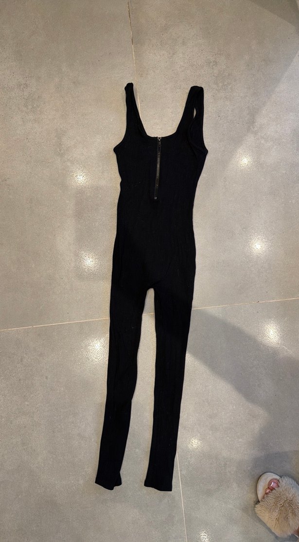 Siyah Fermuarlı Atlet Tarzı Tulum - Görsel 3