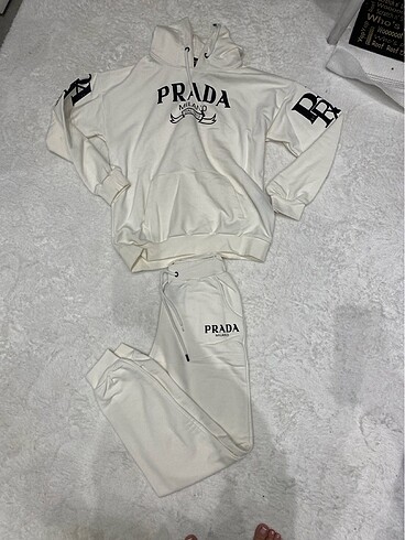 PRADA EŞOFMAN TAKIM