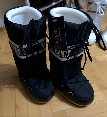 Moon boot