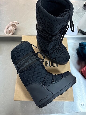 38 Beden Moon boot