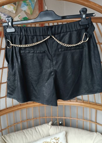 Kemerli Siyah Deri Mini Şort - Görsel 3