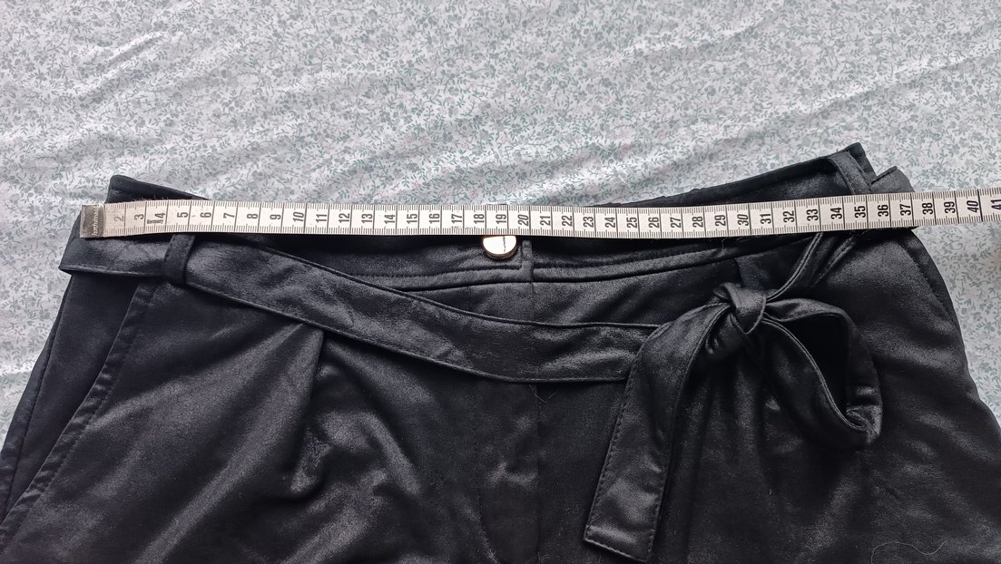 Kemerli Siyah Deri Mini Şort - Görsel 5