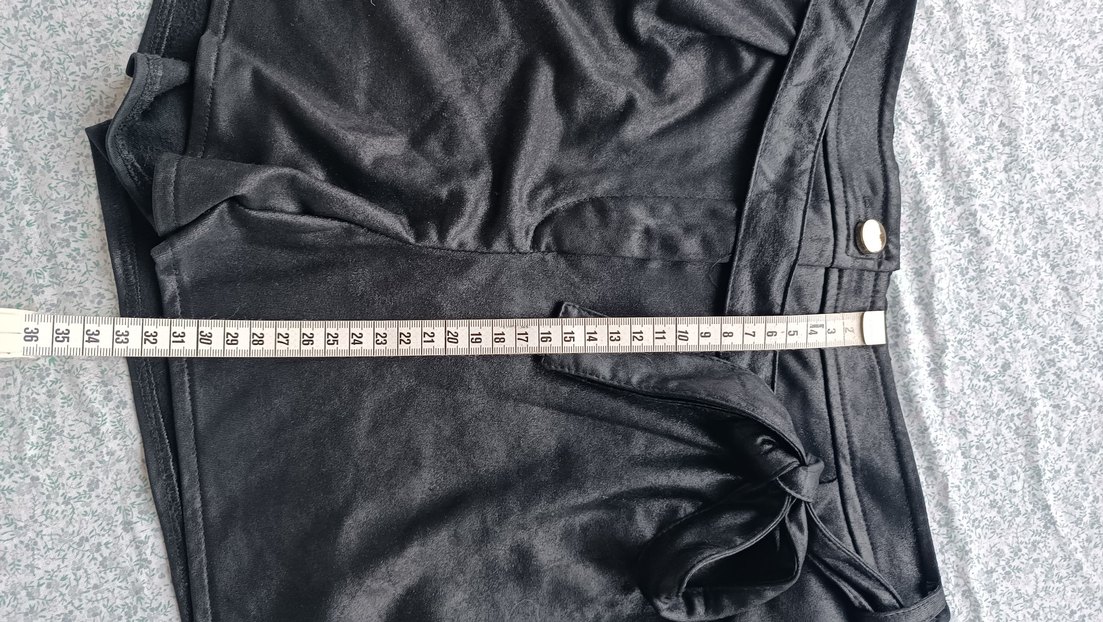 Kemerli Siyah Deri Mini Şort - Görsel 4