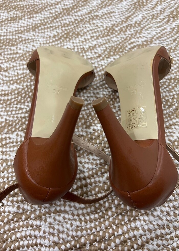 DERİ TOPUKLU AYAKKABI - Görsel 2