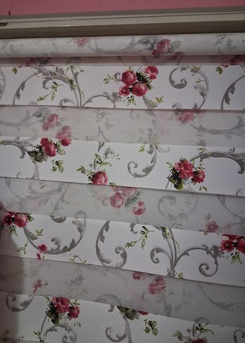 Pembe Çiçek Desenli Baskılı Stor zebra  Perde - Görsel 3