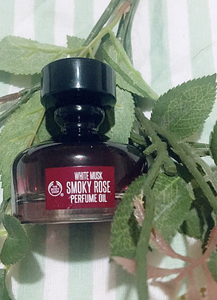The Body Shop White Musk Smoky Rose Perfume Oil 