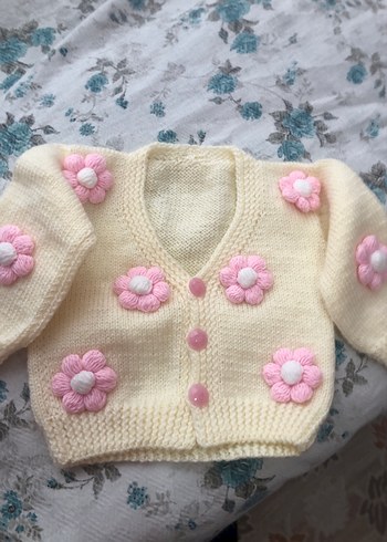 24-36 Ay Beden Krem rengi pembe papatyalı hırka
