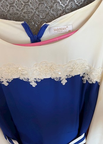 Nakışlı Kemerli Mavi Uzun Elbise - Görsel 4