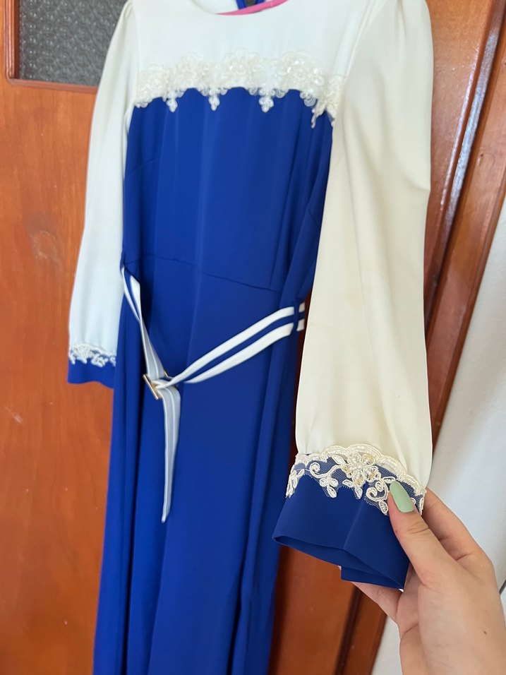 Nakışlı Kemerli Mavi Uzun Elbise - Görsel 2