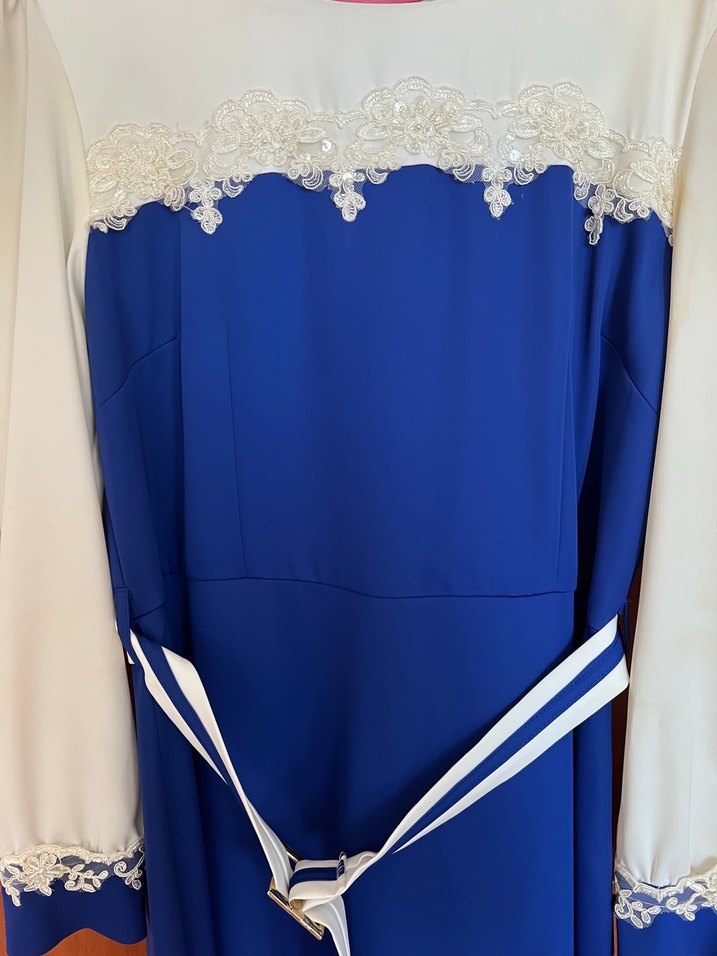 Nakışlı Kemerli Mavi Uzun Elbise - Görsel 3