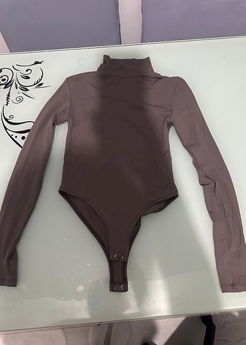 Kahverengi Uzun Kollu Boğazlı Body