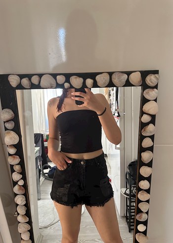Siyah Mini Yırtık Denim Şort