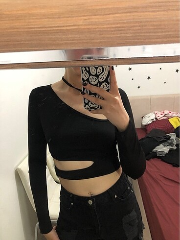 siyah trendyolmilla cut out crop