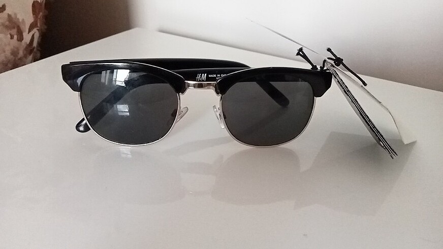 H&M Güneş gözlüğü 