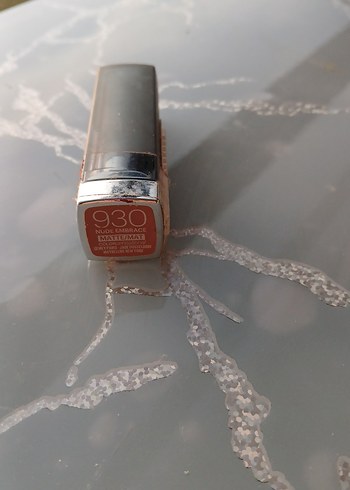 Parlak Bej Ruj 930 Nude Embrace
