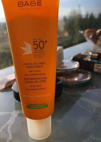 Babe SPF 50+ Yüz İçin Yağsız Güneş Kremi
