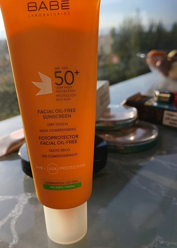 Diğer Babe SPF 50+ Yüz İçin Yağsız Güneş Kremi