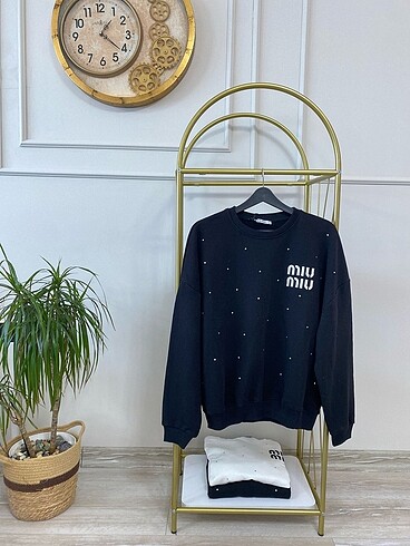 Miu Miu Orj. Marka etiketli mıu mıu