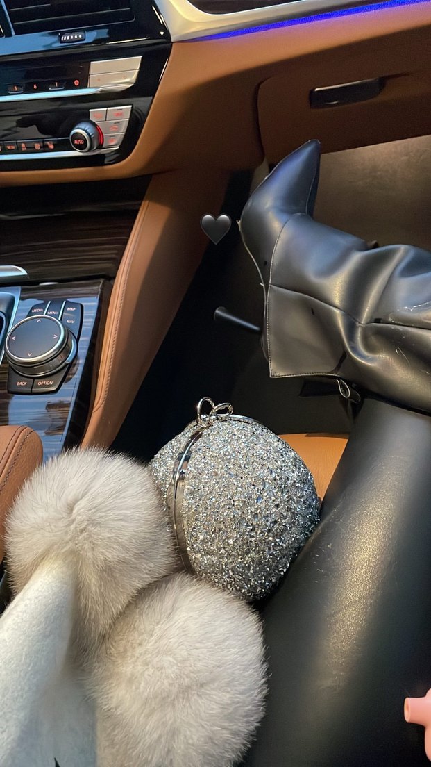 Gri Boncuk İşlemeli Kadın Abiye Çanta - Görsel 2