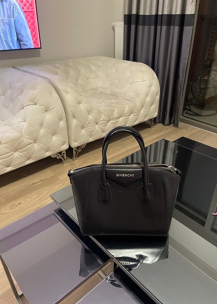 Siyah Çanta - Görsel 4