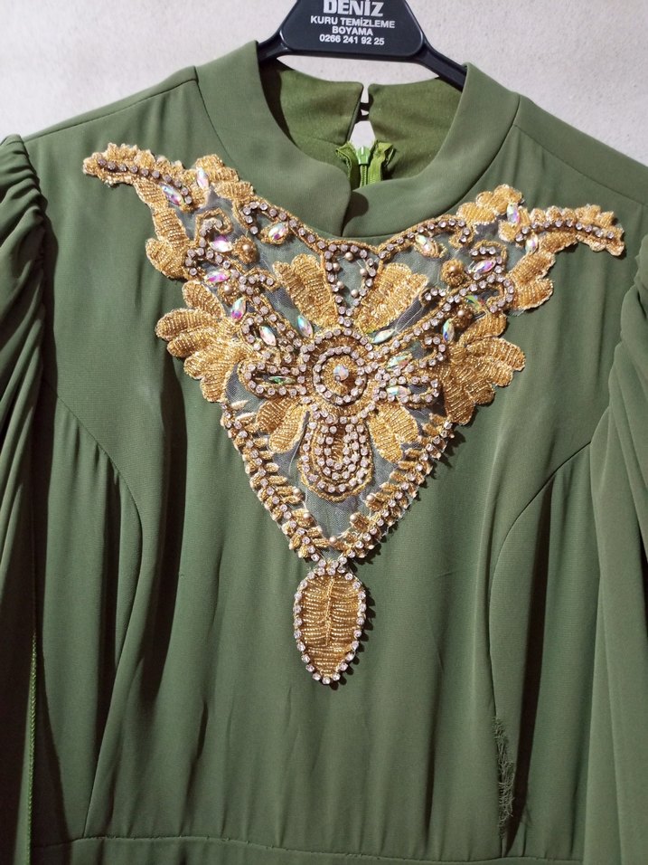 Nakışlı Uzun Haki Elbise - Görsel 2