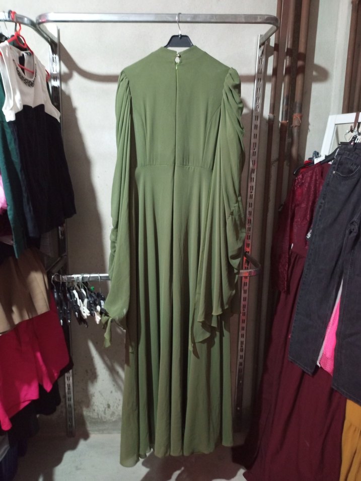 Nakışlı Uzun Haki Elbise - Görsel 3