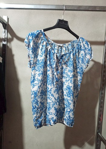 Desenli Kısa Kollu Bluz - Görsel 2