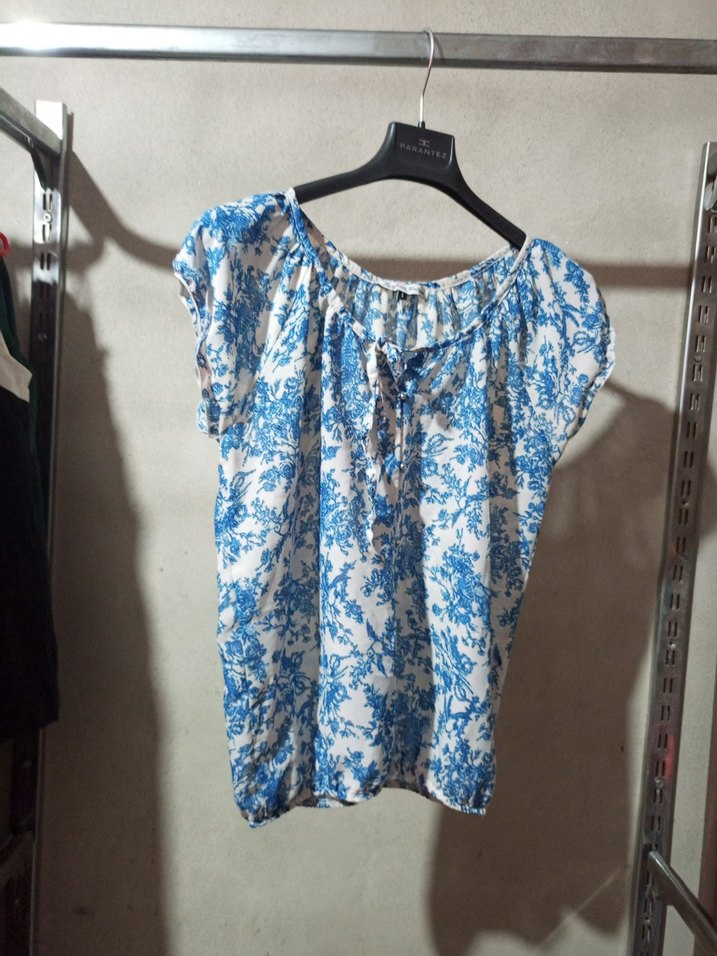 Desenli Kısa Kollu Bluz - Görsel 2