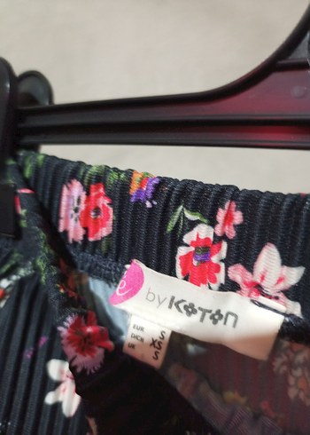 Çiçek Desenli Piliseli Mini Etek - Görsel 3