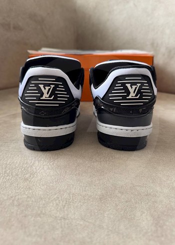 Louis Vuitton Erkek Beyaz Siyah Spor Ayakkabı - Görsel 2