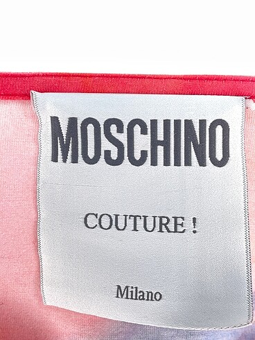 36 Beden çeşitli Renk Moschino T-shirt %70 İndirimli.
