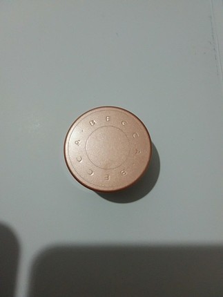 Becca aydınlatıcı göz altı kapatıcı