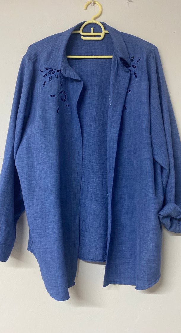 Düğmeli Mavi Keten Kadın Gömlek - Görsel 2