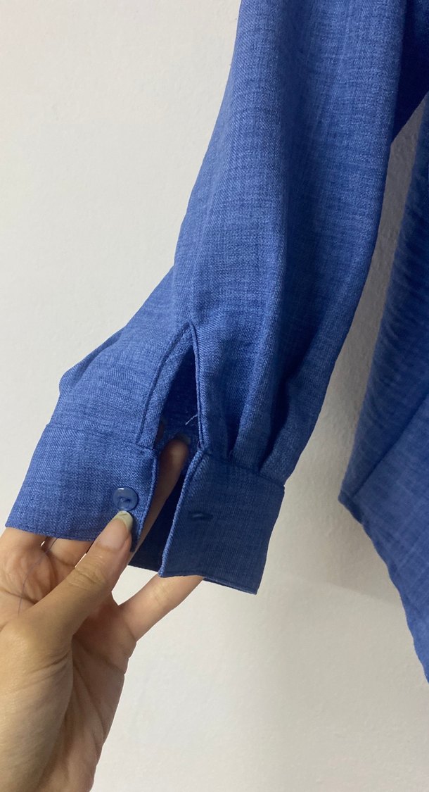 Düğmeli Mavi Keten Kadın Gömlek - Görsel 3