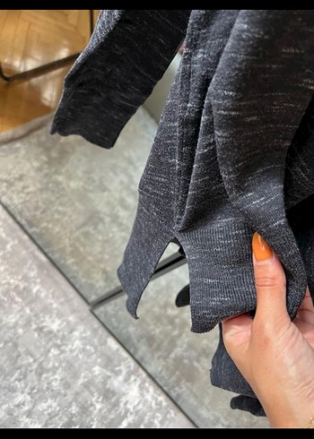 Gri V Yaka Uzun Kollu Salaş Kazak - Görsel 3