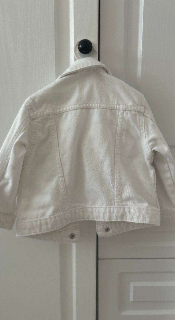 Kız Çocuk Beyaz Düğmeli Kot Ceket - Görsel 3