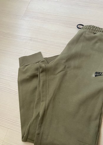 l Beden yeşil Renk Nike Haki Renkli Fermuarlı Eşofman Altı