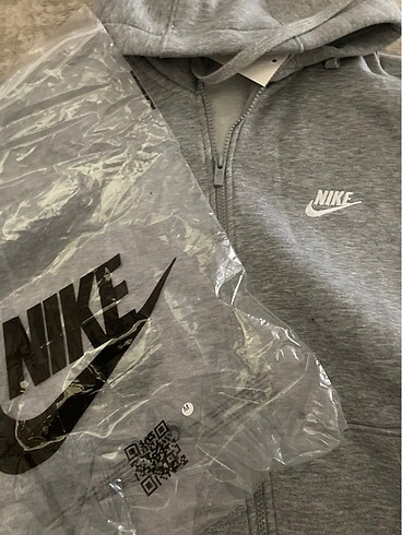m Beden gri Renk nike club hırka