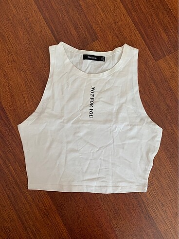 bershka beyaz crop top