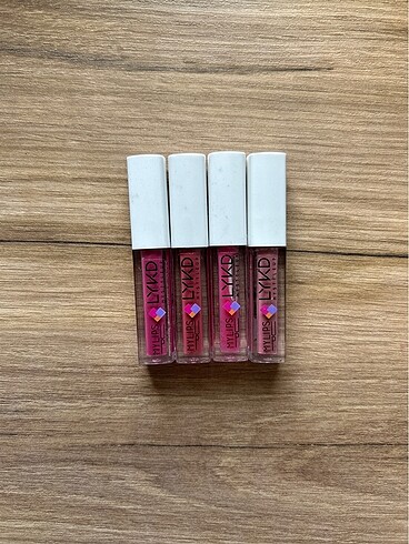 Lyked My Lips Up 4lü Set